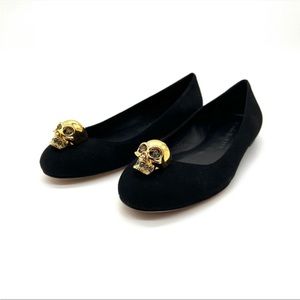 Alexander McQueen suede Skull Detailed Slip-on Ballet Flats colour black worn